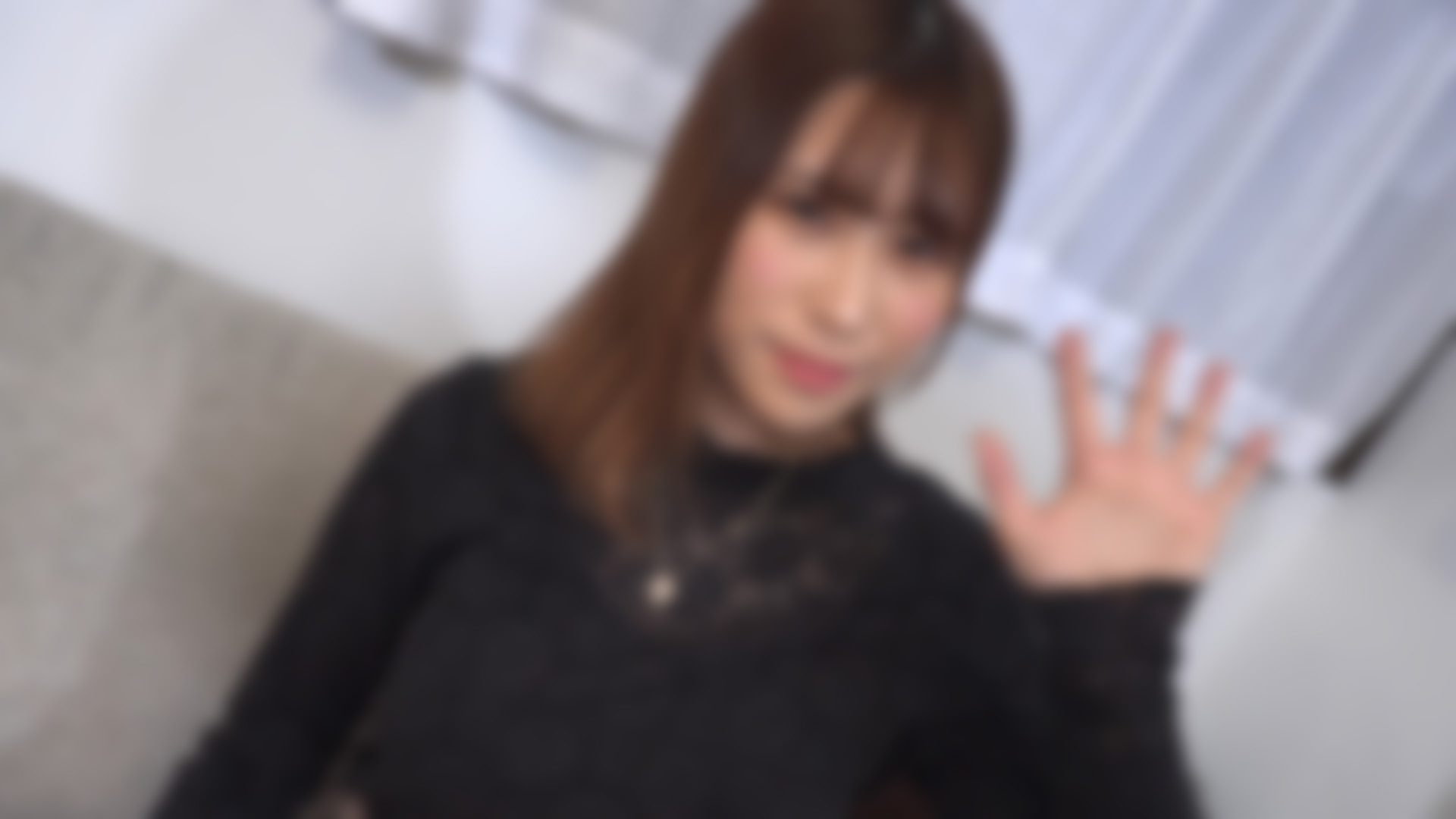 港式美女，在连续三次的无手口交中，渐渐喜欢上了狼吞虎咽，吸吮鸡巴！她成长为一个优秀的口交女孩，她舔到了绞碎的精液封面