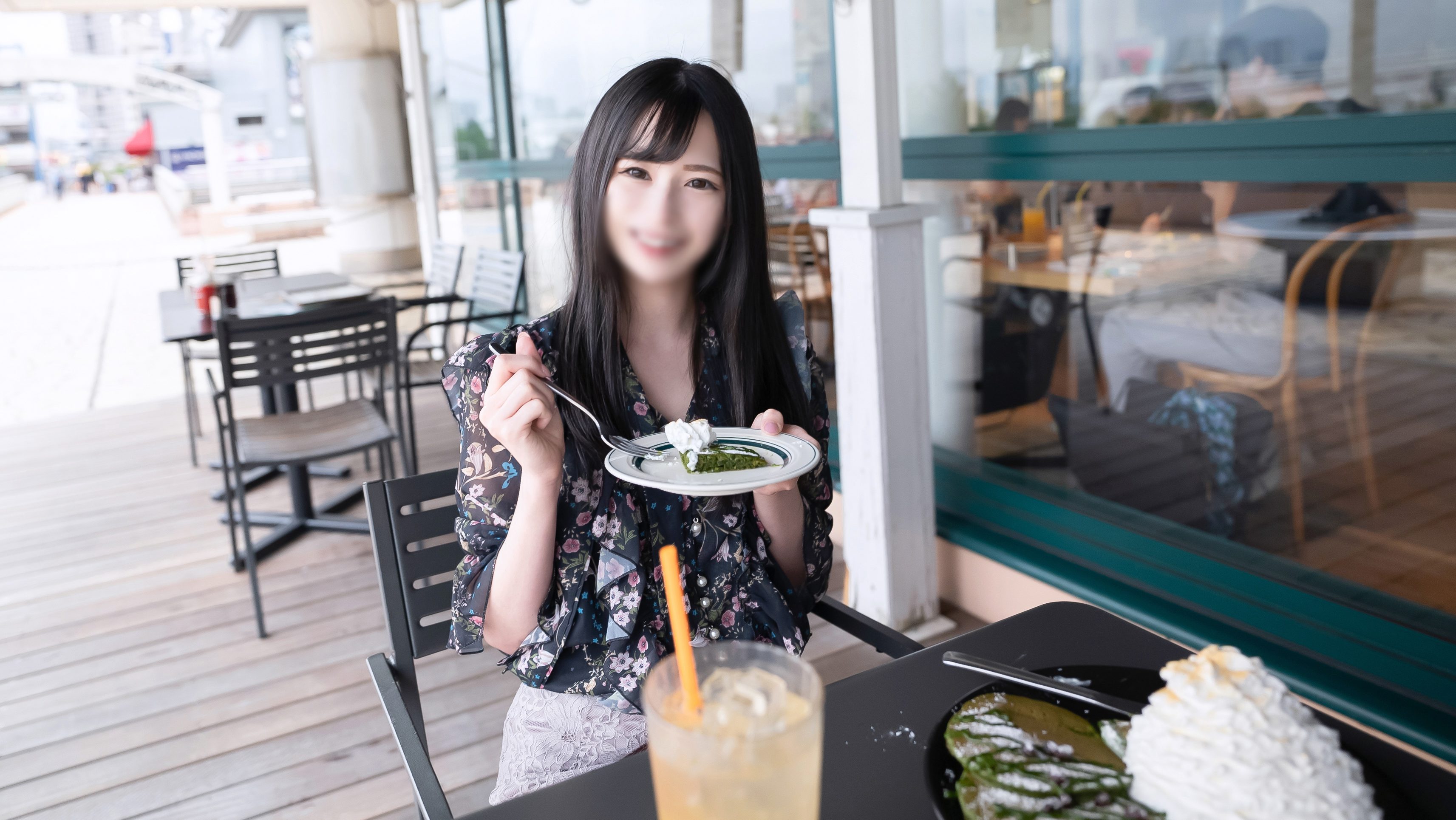 电影风格！ ！一个美丽的办公室女郎和一个休息日在海滩上的淫荡约会。 ！进一步喉咙射精！封面