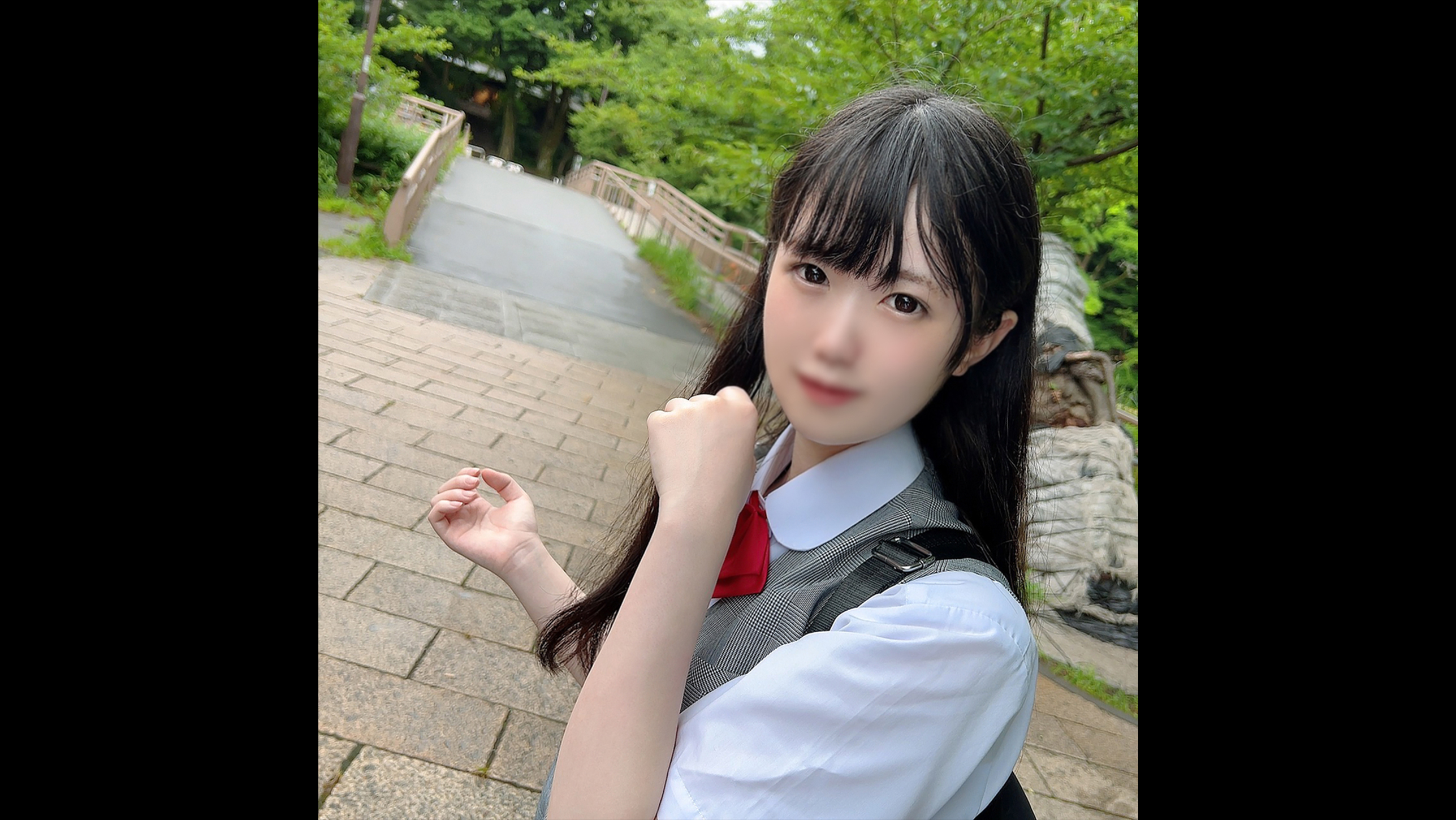 露脸·首次摄影！！封闭了不知道脏了的大人的心的无垢年幼的女学生···可爱的身体没有橡胶连续阴道内射精！！扭曲童颜封面