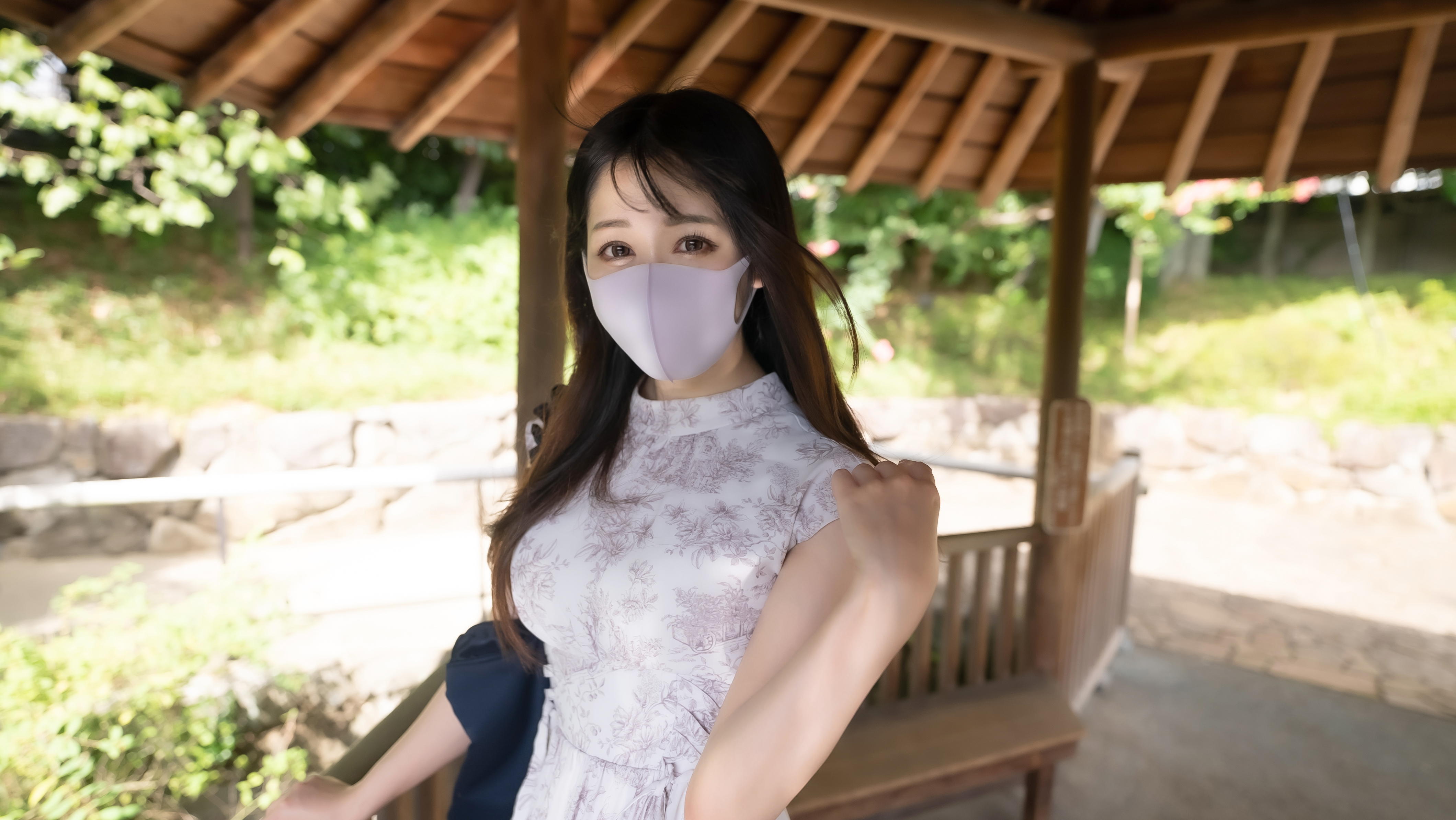 第一次摄影！电影画风！在夏天的海边遇见了渚，第一次和美白清秀的魅惑的女大学生··被温柔谨慎的微笑和淫靡过度的费洛封面