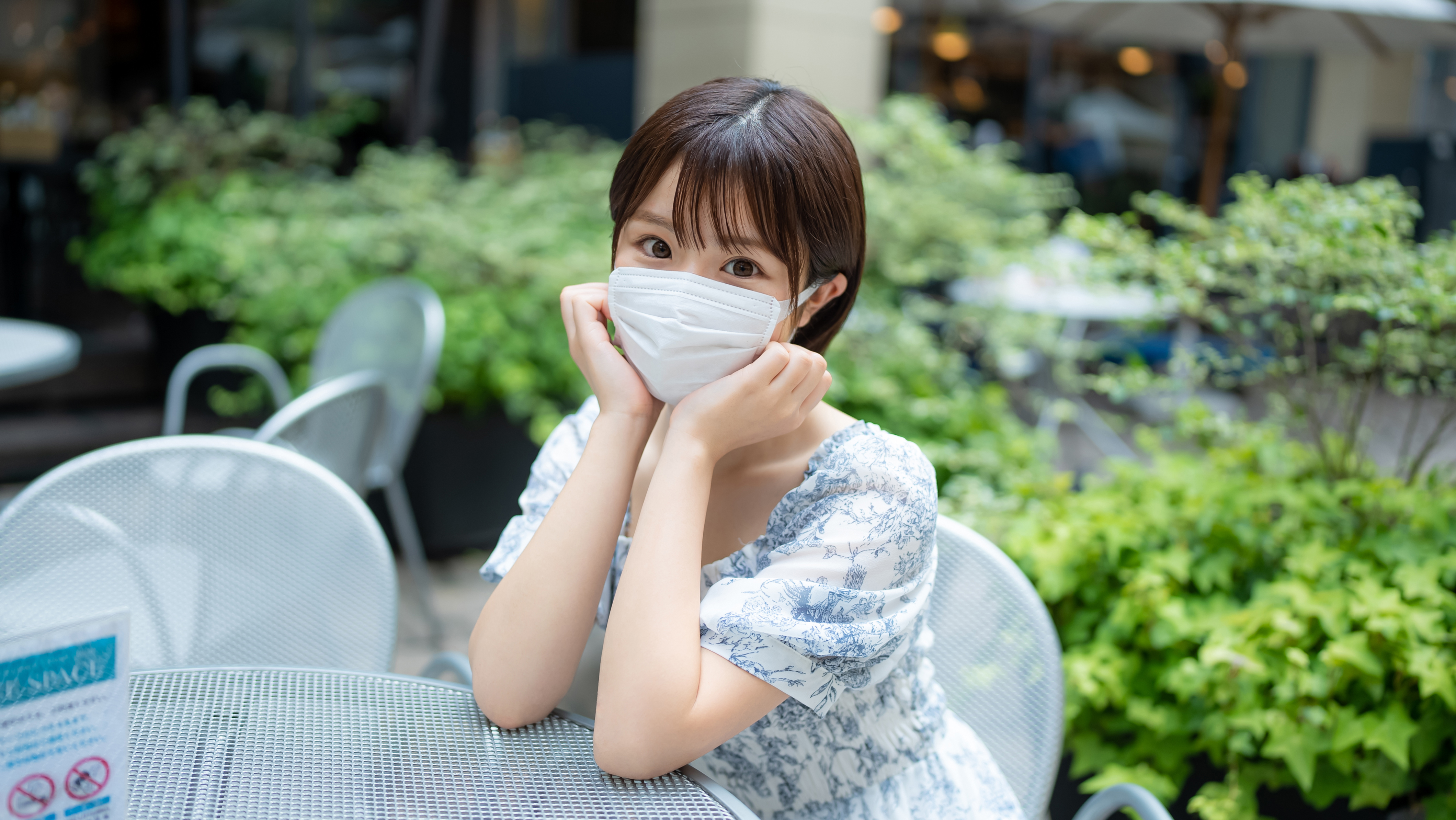 电影风格！绝对让你爱不释手的幼儿园人气美女老师！ ！没有在公园里出现的样子，但是用甜美的声音扰乱淫荡的身体，是原封面