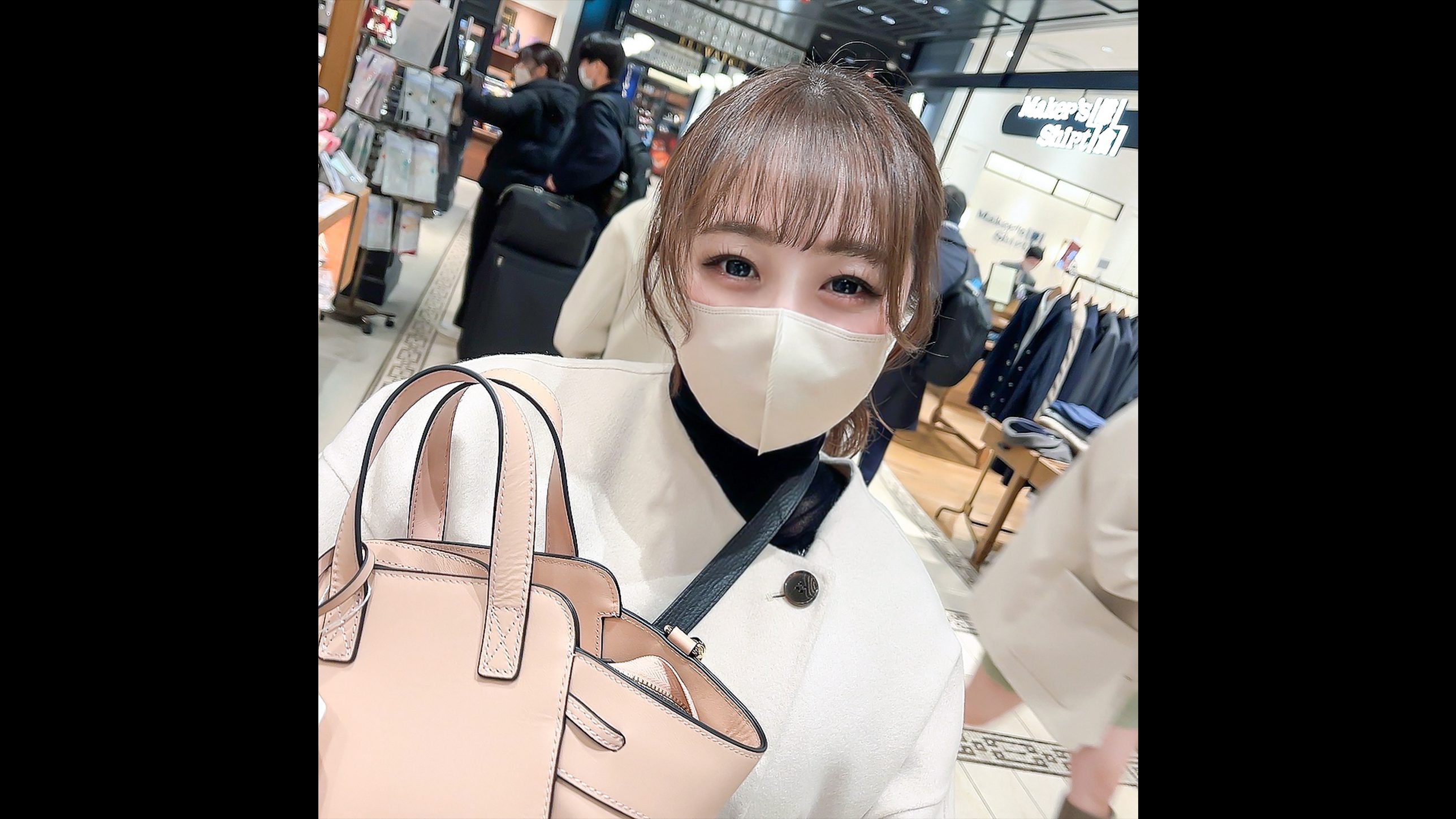 第一枪！ ！一个厌男美容俱乐部成员，她无法摆脱被集体强奸和堕胎的过去的黑暗。封面