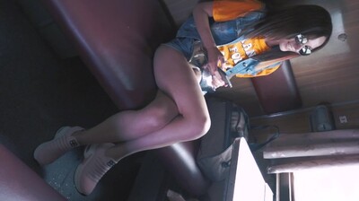 Lustful Eighteen Year old Bitch Sucked my Fat Cock in the Train封面