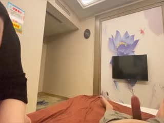 爆乳美少妇浴室洗澡开房打炮怕被发现1封面