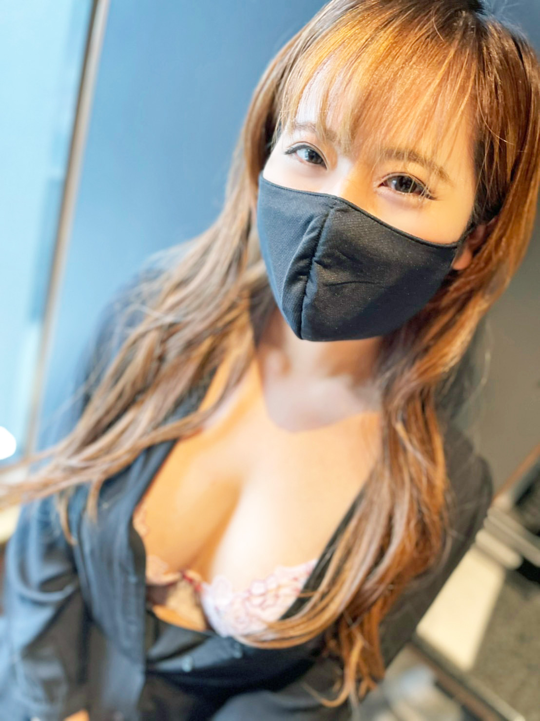 【无修正】【苗条F罩杯】身材出众！巨乳美女姐姐活生生的被绿帽子的影像。第一次体验到男朋友放任不管的痛苦舔肛。男朋封面