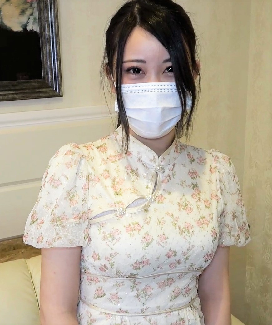 【无】【摄影390】真是发现了最高级的逸材！乃木坂山下美〇相似的超美型美女！厉害的透明感和眼力♥F罩杯巨乳的白皙封面