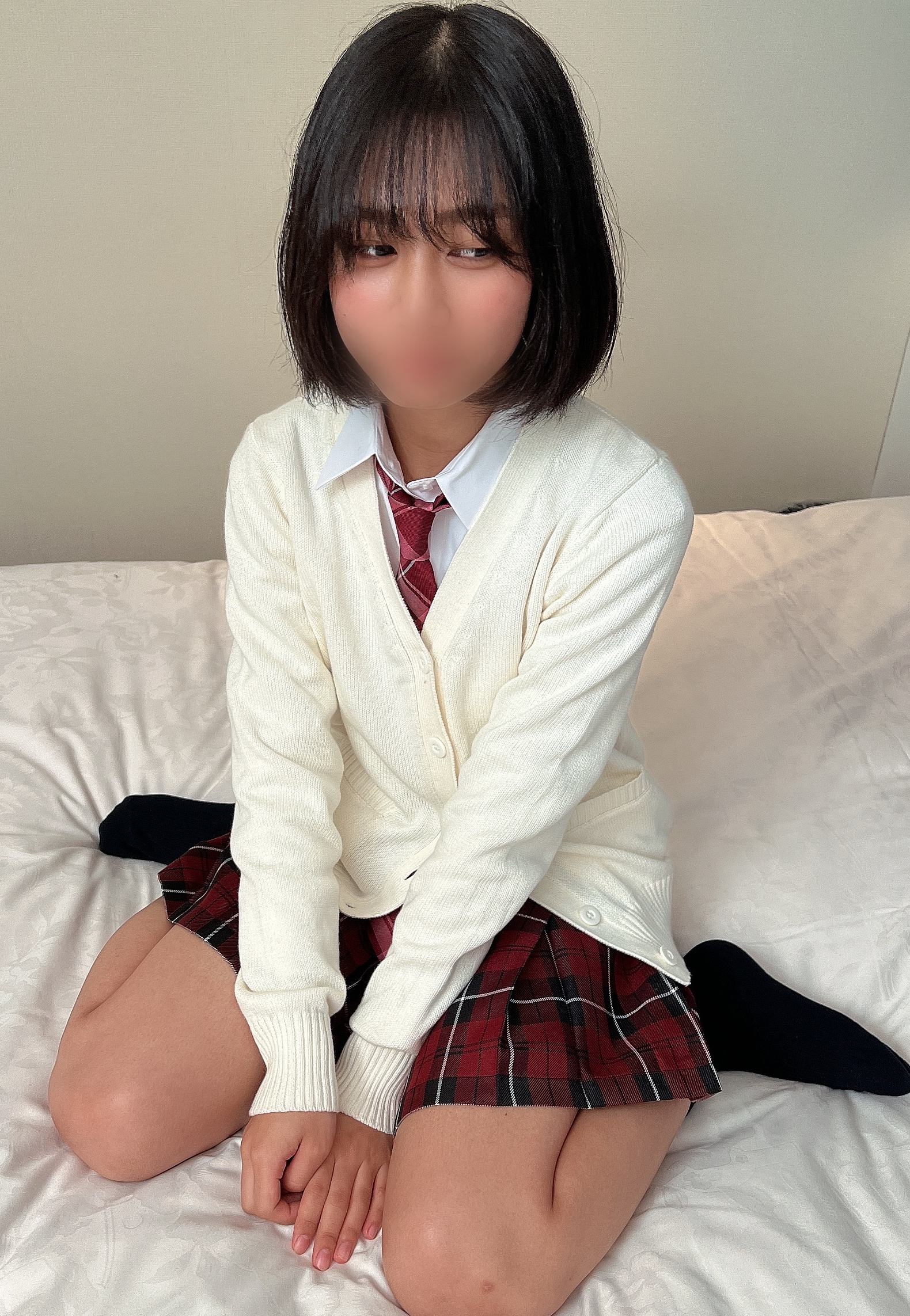 ※请自行承担责任。离家出走10多岁的女孩。正在发育中的小麦色的身体在潮水的吹拂下不断痉挛。被大人欺骗的可-cd1封面