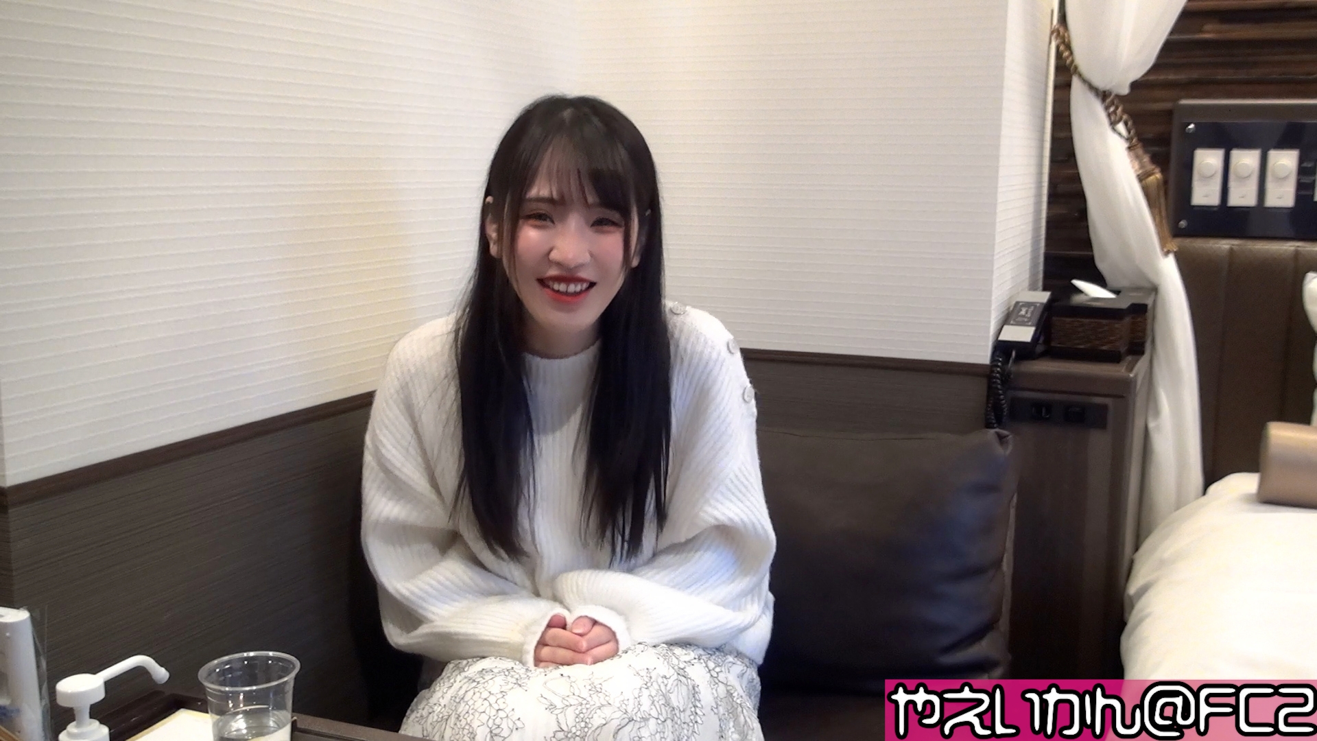07【东京都〇马区】Twi〇〇er中居住的20多岁的不雅女子himari，我说服了她，并拍摄了她的写真。封面
