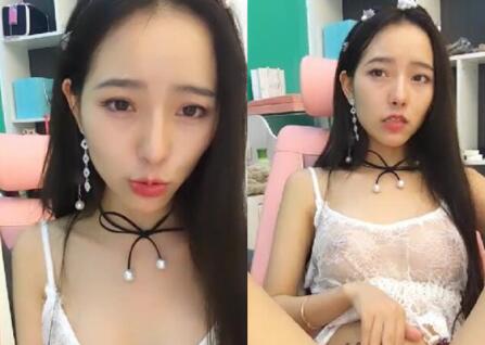 美女主播贝贝身材苗条声音很嗲诱扎两个辫子全裸小秀很是诱惑喜欢不要错过.封面