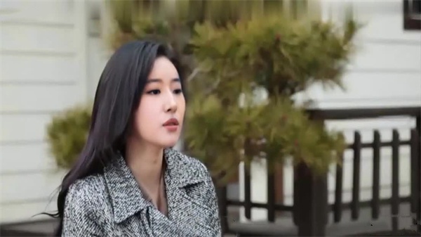 AI-刘诗诗刘亦菲-女大学生的沙龙室中文字幕第一部封面