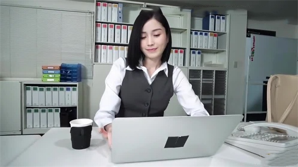 AI-杨颖-上班被骚扰的女职员封面