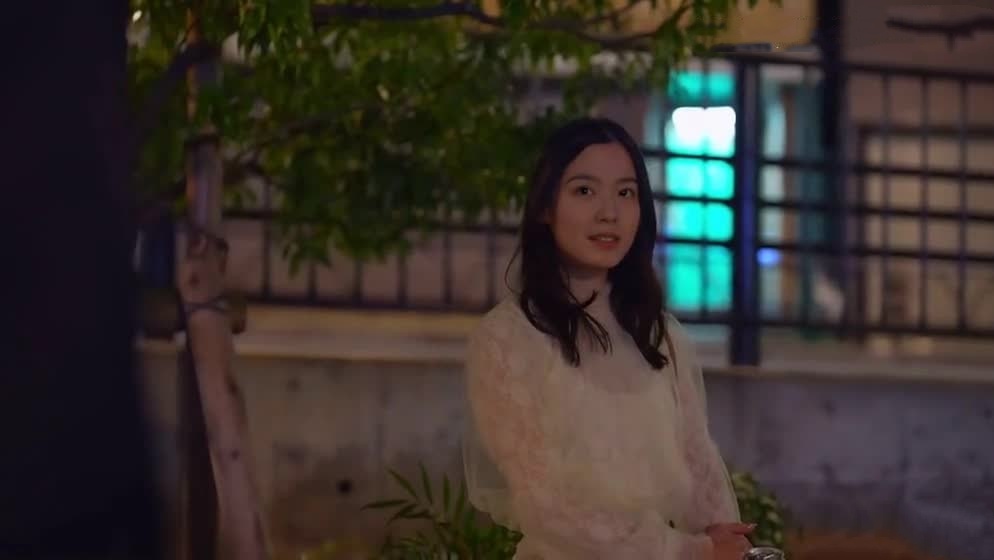 AI-庄达菲-女同学主动满足我的愿望封面