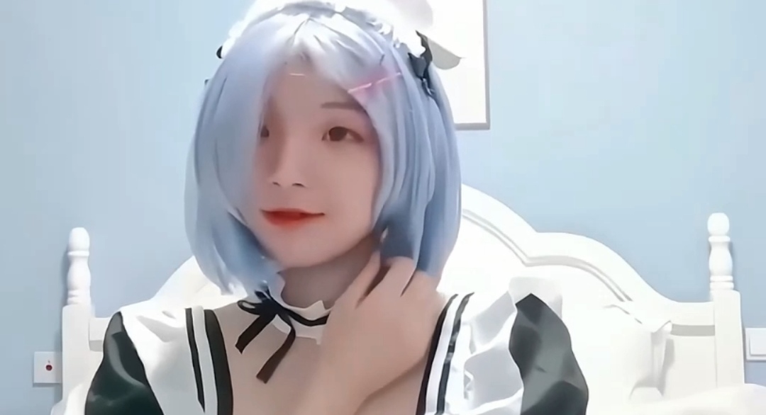 女仆装水晶棒激情自慰封面