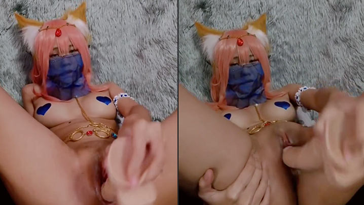 cosplay女子最近喜欢自慰的肉还自拍封面