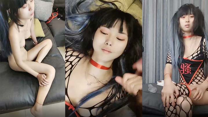【极品嫩妹】软软身材漂亮高三学妹和两个学长玩3P激战纤弱小身体被两个大屌无情摧残都快玩坏了。}封面