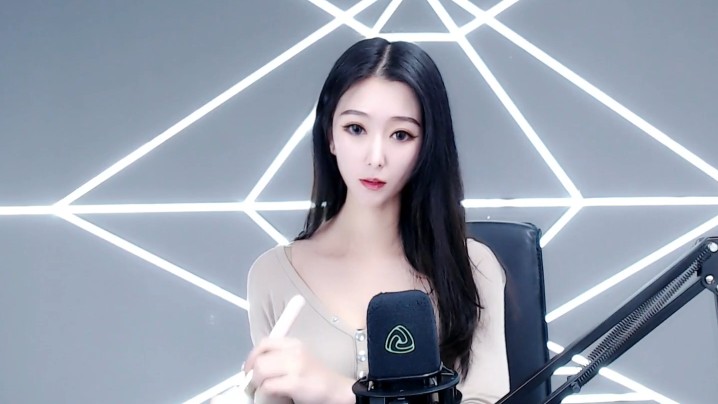 Girl_seven_小柒_92。}封面