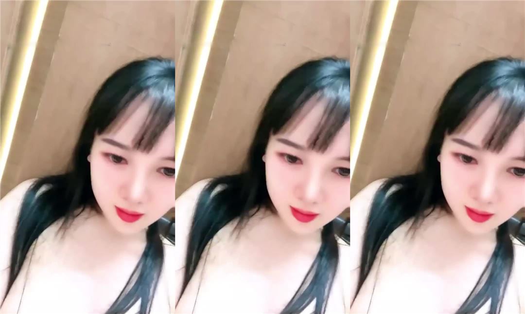 重磅！烟草酒水店生意太差，甜美漂亮店老板下海 在店里表演喷水，太能喷了 竟然喷到自己脸上头发2封面