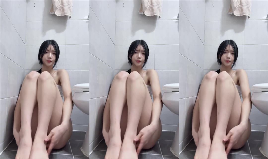 高颜值精致犹如堕入凡间的仙物 美貌下竟是淫物 窈窕酮体阳具速插蜜穴 高潮羞耻喷汁 太反差了！封面