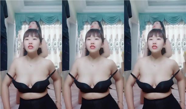 纹身小哥的幸福生活，双飞姐妹花全程露脸丝袜情趣，一个舔鸡巴一个舔蛋蛋，主动上位轮草抽插，浪叫呻吟不止封面