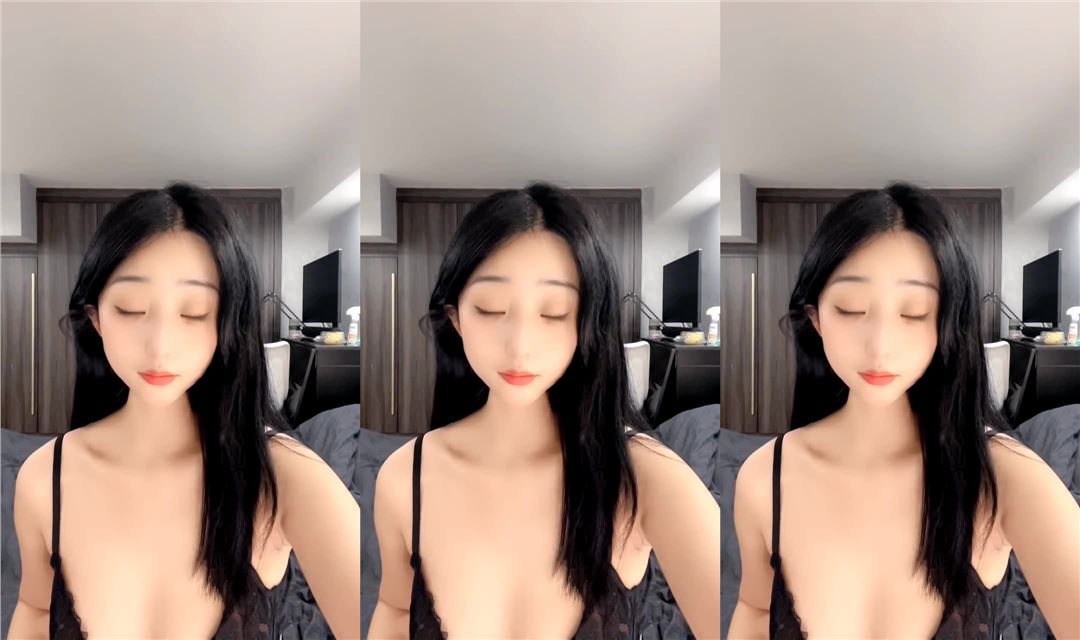 极品女模航空菲菲全程露脸精彩大秀直播，颜值高身材好跟狼友互动撩骚听指挥，道具抽插骚穴浪叫不止呻吟可射封面
