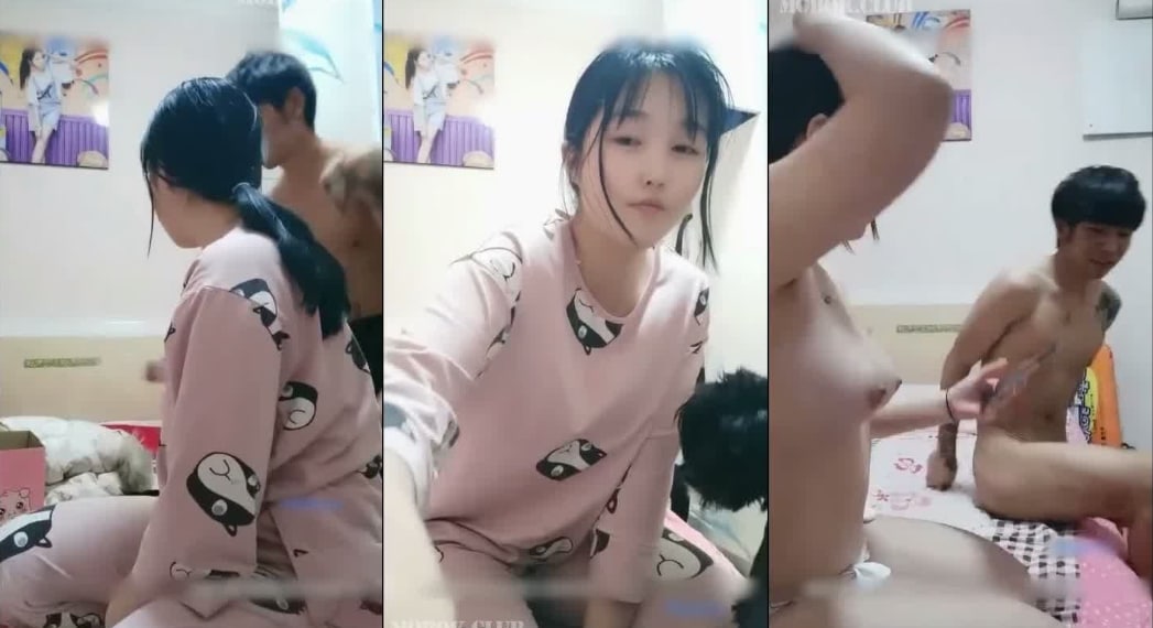 社会男爆艹02年学生妹,妹子身材丰满,硕大屁股坐上去,年龄不大,欲望却很大,墙上还挂着艺术照封面