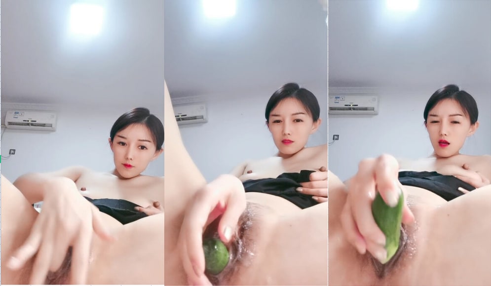 性感空姐下海直播，全程露脸颜值很高，敞开骚穴对着镜头自慰封面