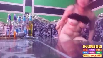 商K爆操婴儿肥嫩妹，叫声比歌声好听！封面