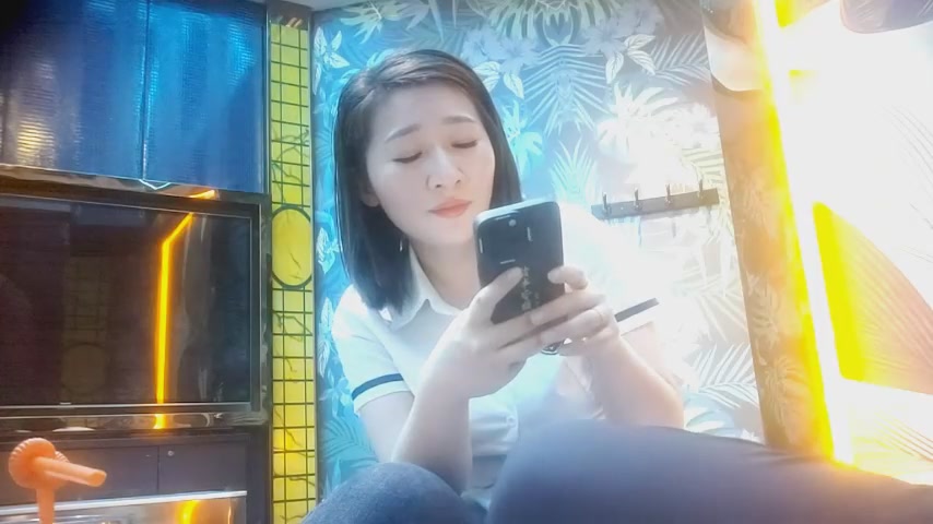 勾搭短发骚技师 带回酒店69互舔 后入丰满肥臀封面