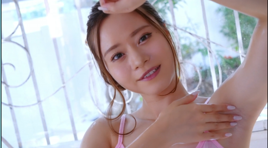 新上市肤白屁股翘的美女封面