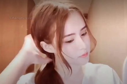 swag-vivibabe全露脸-在桌底下帮老板-爱的色情秘书封面