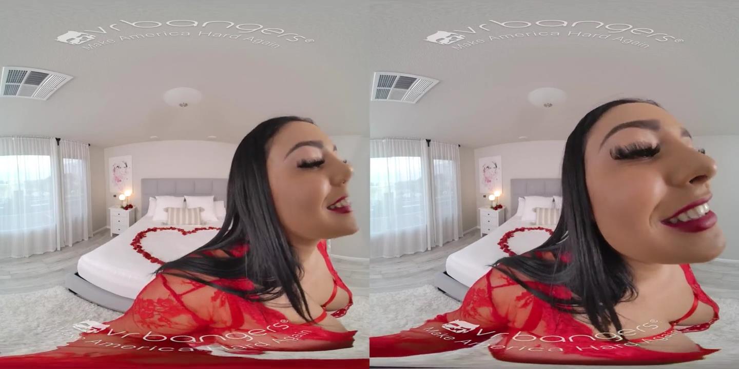 VR BANGERS情人节特别节目与曲线优美封面
