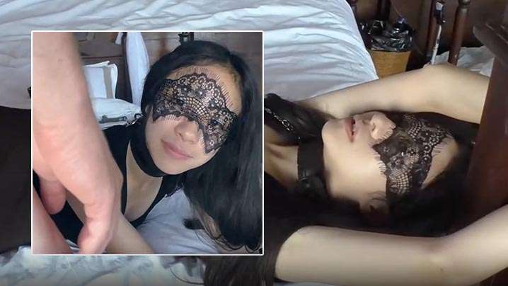 开阳某校无毛B年轻学生妹被外.教老师各种调教啪啪啪骚妹被栓在床头各种玩弄封面