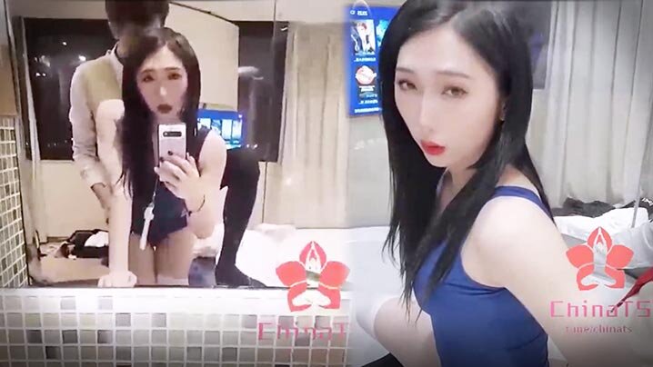 国产TS系列紫苑酒店浴缸玩3P清纯泳装相互玩鸡儿.直男前后夹击双洞被射封面